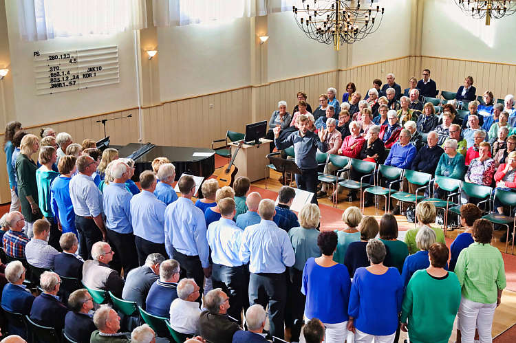 27 okt 2018 - Groot mannenkoor Midden Holland en gemengd koor Encore in de Geref.Kerk_29